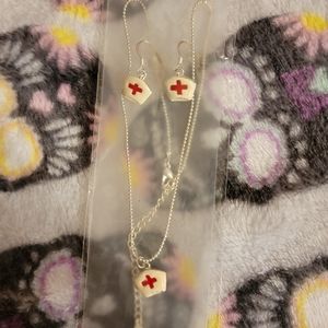 🍋Cute Vintage Nurse Necklace & Earrings 🥰